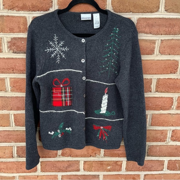 Geay button up Christmas cardigan. Size Medium - Picture 11 of 11